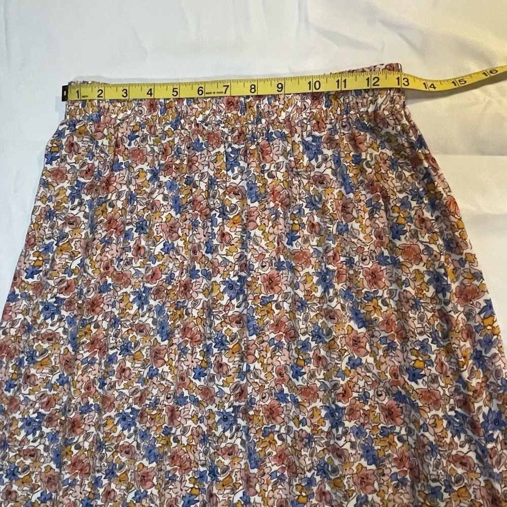 Rachel Zoe Multicolor Floral 2 Piece Dress, with bell sleeves. Light & Flowing - Picture 6 of 16